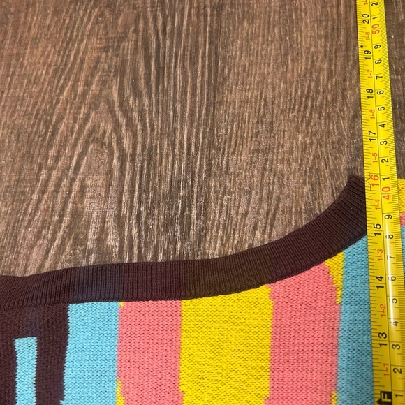 Obey XS worn once “Miles” sweater vest- this is absolutely new condition. - Picture 4 of 6